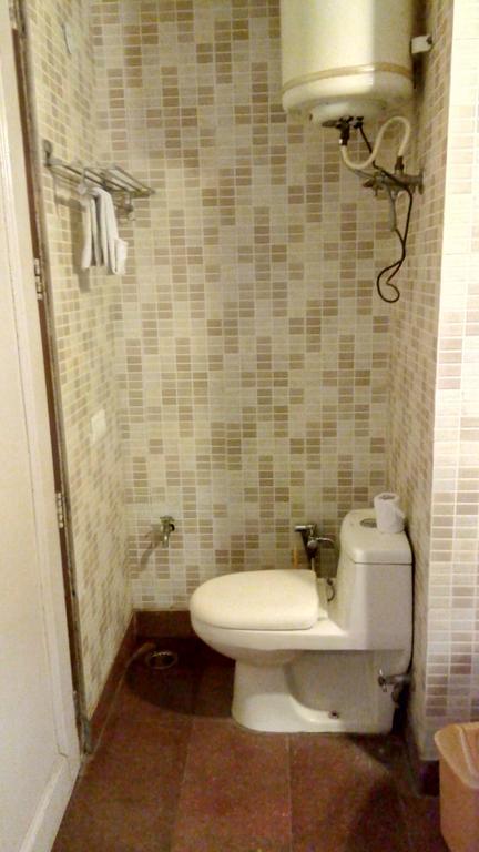 2Bhk Comfortable Furnished Serviced Apartments In Hauz Khas - Woodpecker Apartments Nuova Delhi Esterno foto