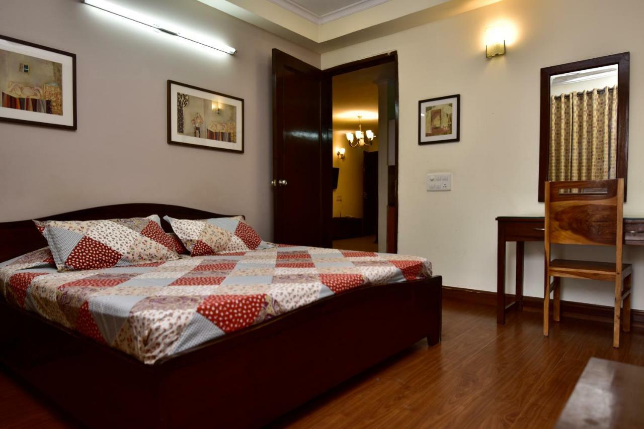 2Bhk Comfortable Furnished Serviced Apartments In Hauz Khas - Woodpecker Apartments Nuova Delhi Esterno foto
