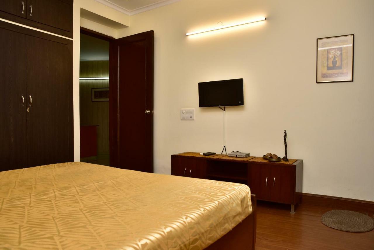 2Bhk Comfortable Furnished Serviced Apartments In Hauz Khas - Woodpecker Apartments Nuova Delhi Esterno foto