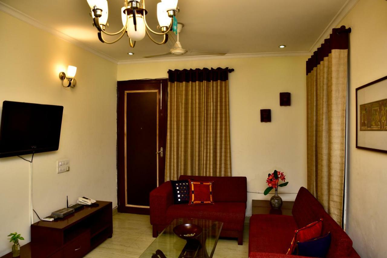 2Bhk Comfortable Furnished Serviced Apartments In Hauz Khas - Woodpecker Apartments Nuova Delhi Esterno foto