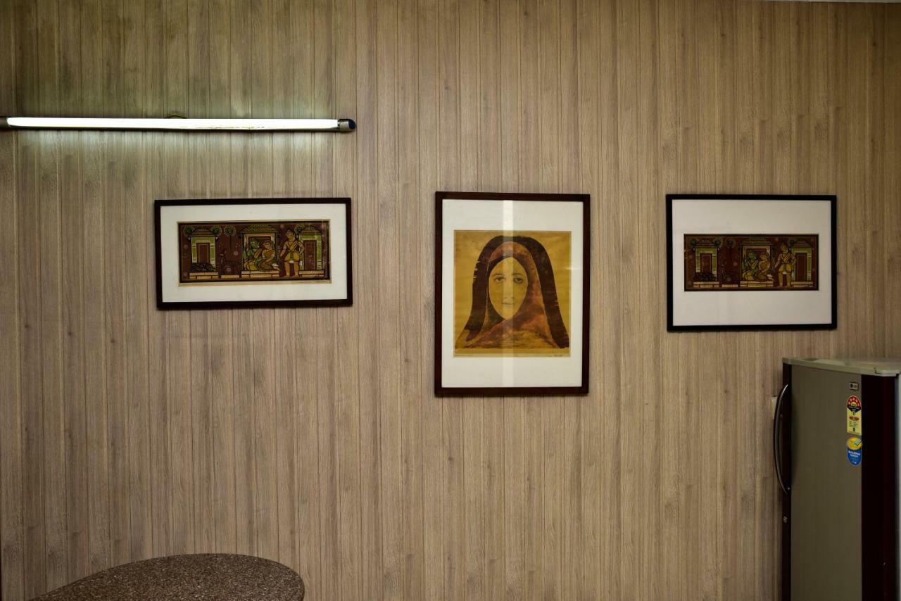 2Bhk Comfortable Furnished Serviced Apartments In Hauz Khas - Woodpecker Apartments Nuova Delhi Esterno foto